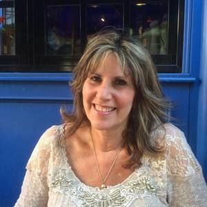 Meet your Posher, Debbie